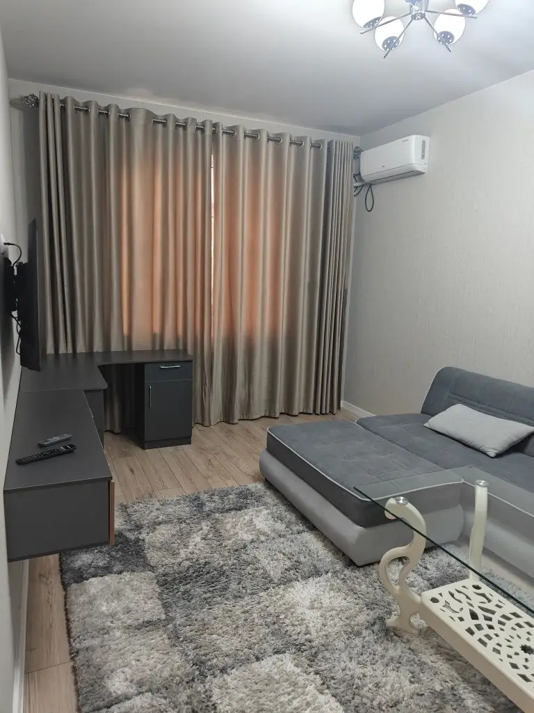 Сдается 2-комнатная квартира − 50 м²