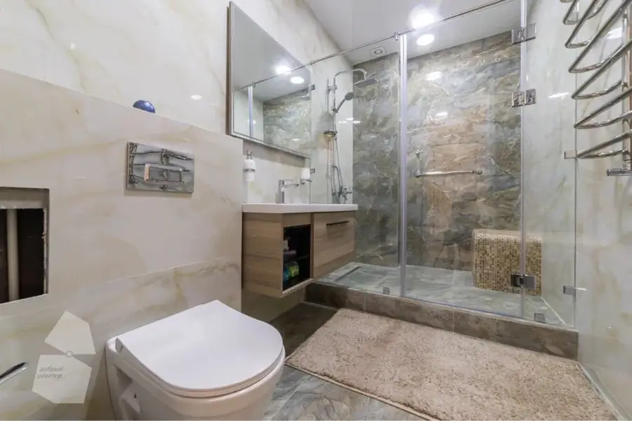 Продается 3-комнатная квартира − 130 м²