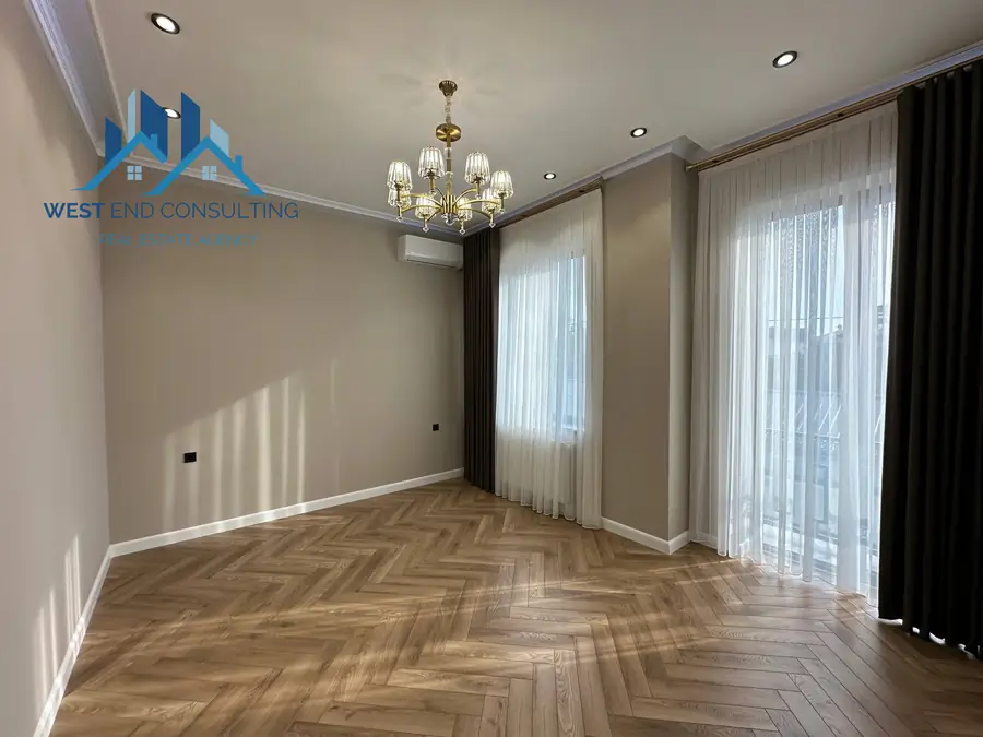 Ijaraga 3 qavatli uy − 350 m²