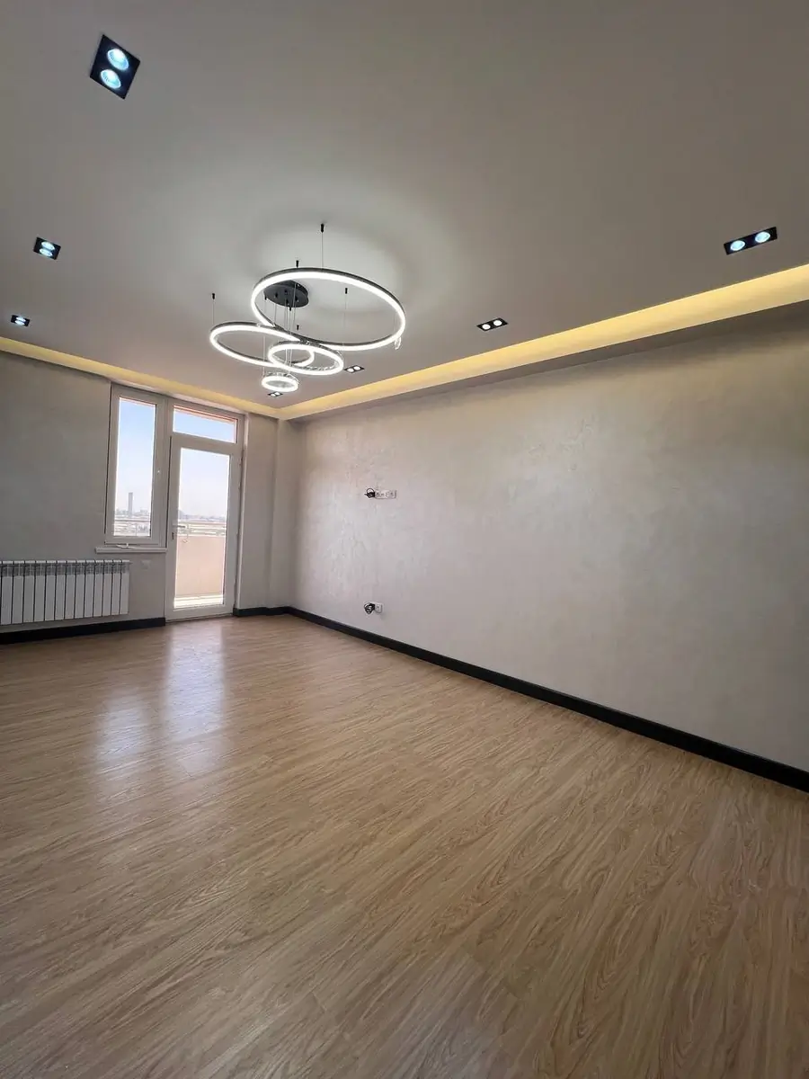 Продается 3-комнатная квартира − 72 м²