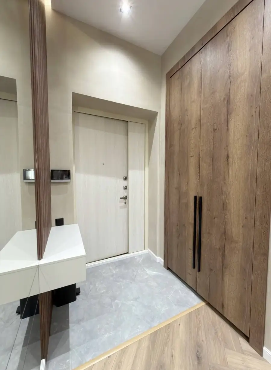 Продается 2-комнатная квартира − 43 м²