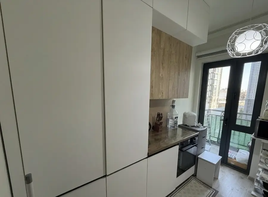 Продается 3-комнатная квартира − 61 м²