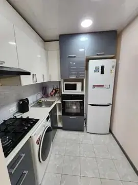 Сдается 2-комнатная квартира − 55 м²