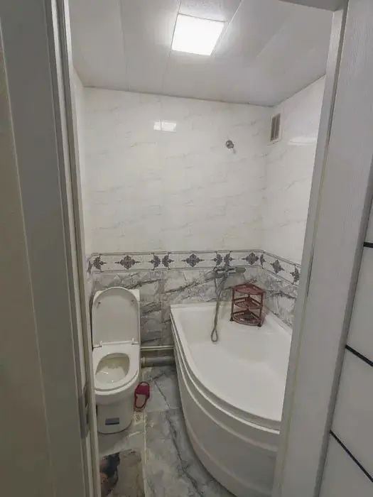 2 xonali kvartira sotiladi − 42 m²