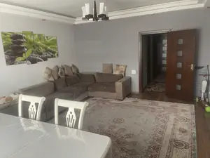 3 xonali kvartira sotiladi − 71 m²