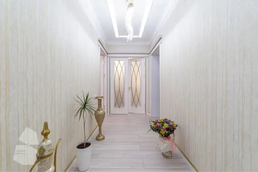 Продается 3-комнатная квартира − 130 м²