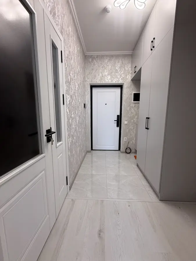 3 xonali kvartira sotiladi − 65 m²