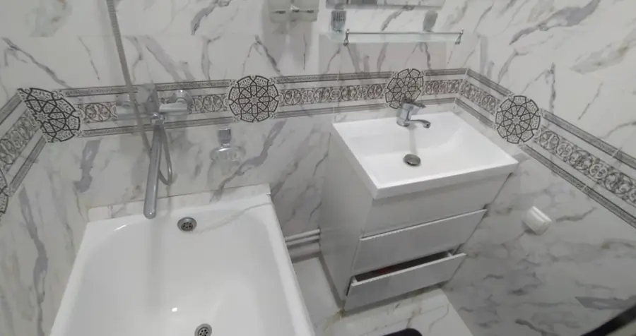 Сдается 2-комнатная квартира − 70 м²