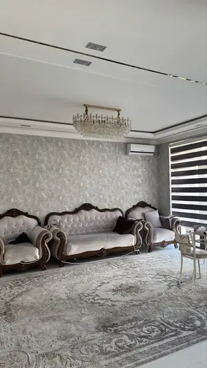 Сдается 3-комнатная квартира − 100 м²