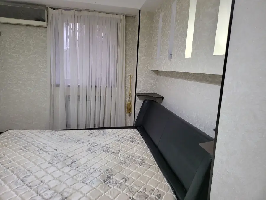 Сдается 4-комнатная квартира − 100 м²