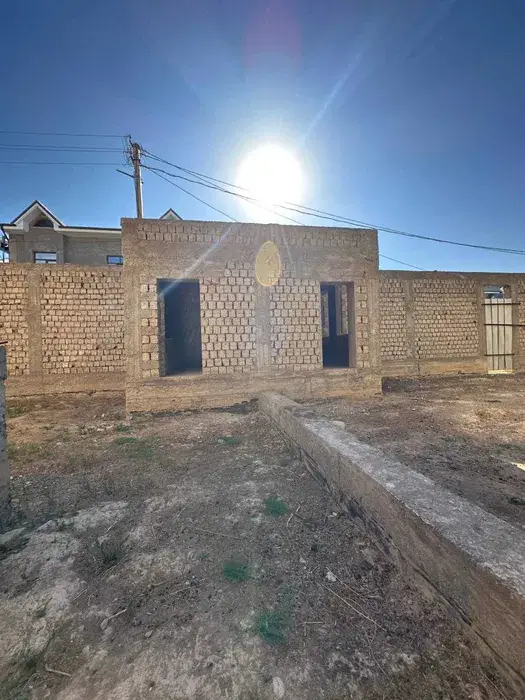 Продается 3-этажный дом − 900 м²
