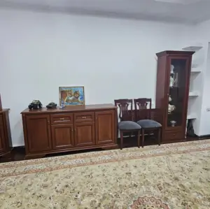 3 xonali kvartira sotiladi − 75 m²
