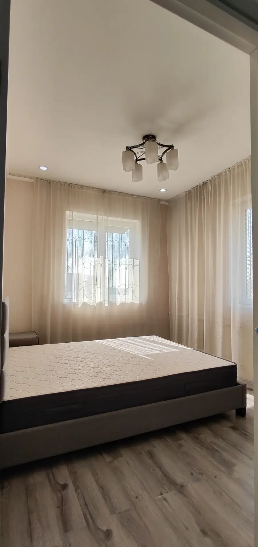 2-комнатная квартира − 65 м², 9/9 этаж