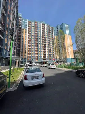 Сдается 3-комнатная квартира − 77 м²