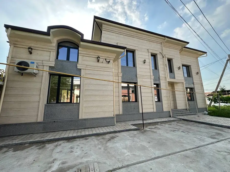 Ofis sotiladi − 1000 m²