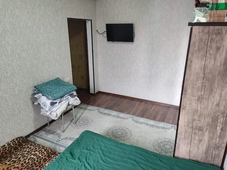 Продается 1-комнатная квартира − 38 м²