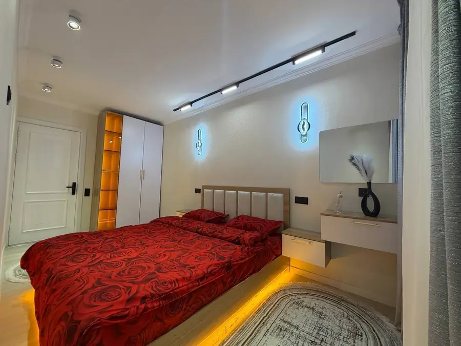 3 xonali kvartira sotiladi − 54 m²