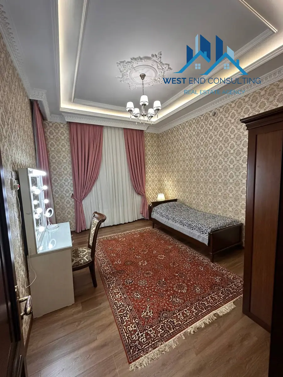 Ijaraga 3 qavatli uy − 360 m²