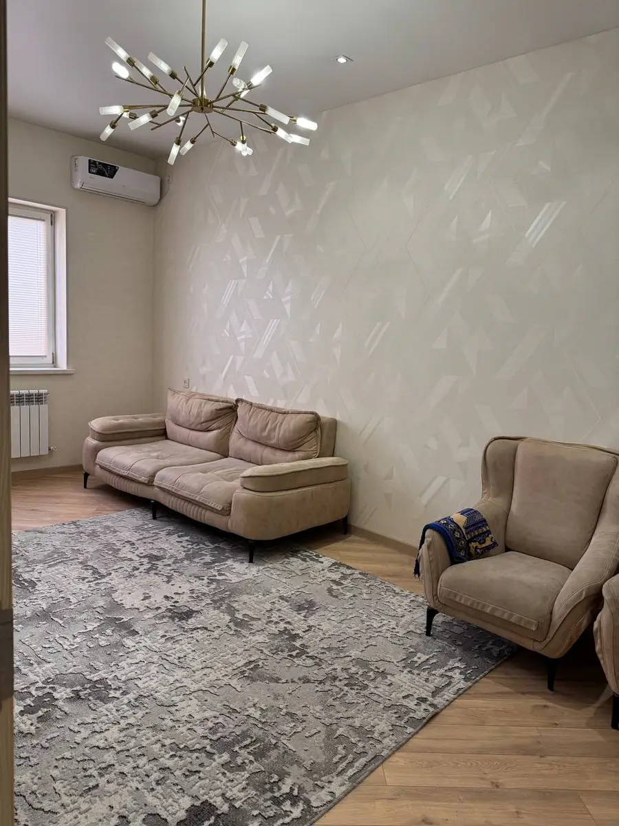 2 xonali kvartira sotiladi − 47 m²