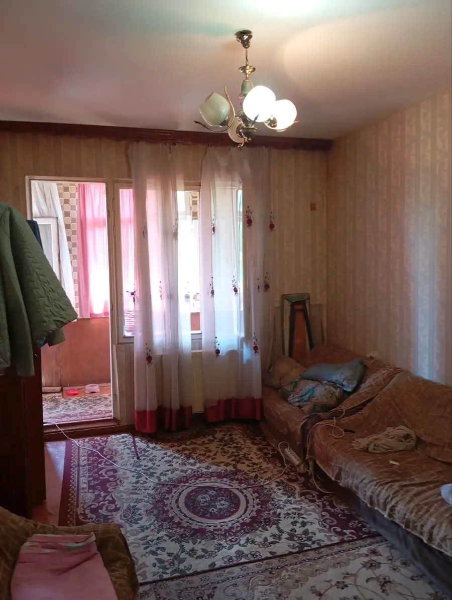 Продается 1-комнатная квартира − 38 м²