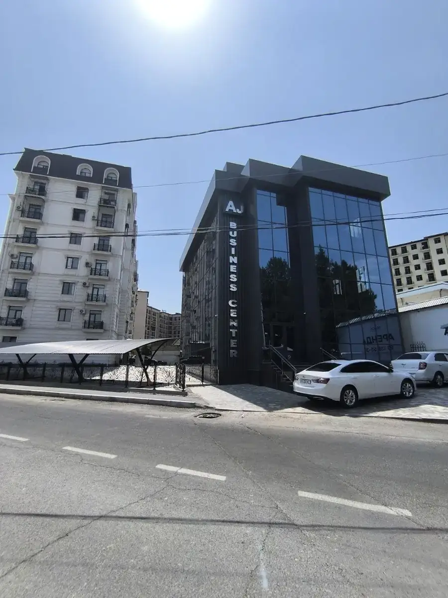 Ijaraga ofis − 1080 m²