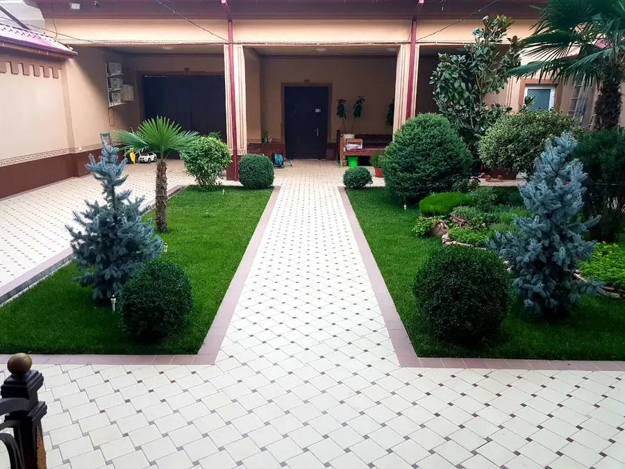 Ijaraga 3 qavatli uy − 270 m²