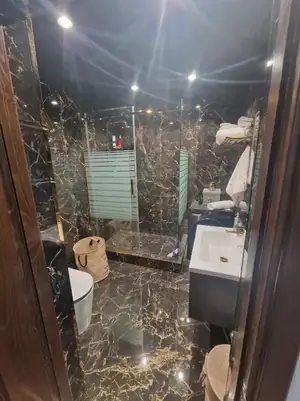 3 xonali kvartira sotiladi − 79 m²