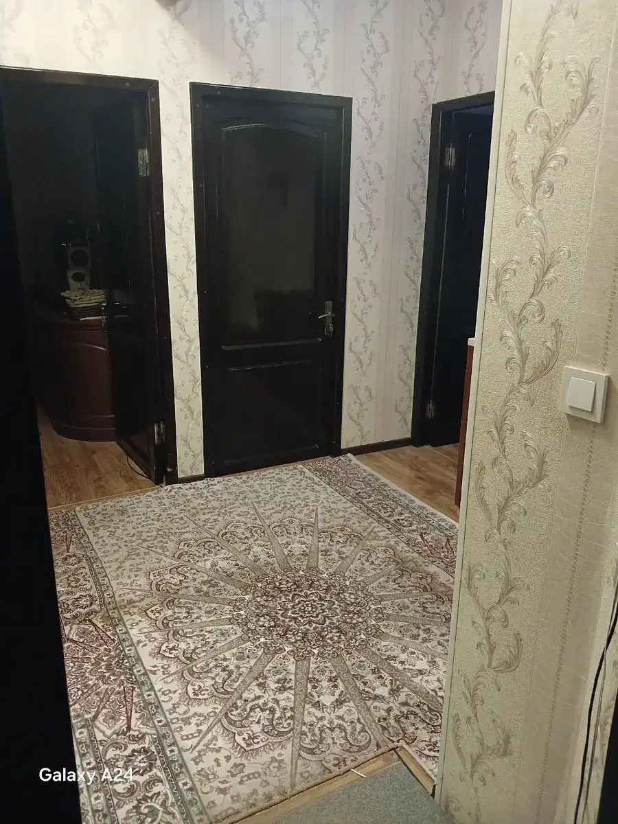 Продается 4-комнатная квартира − 84 м²