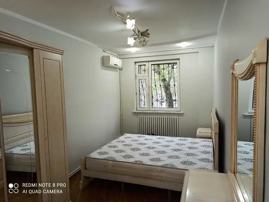 Продается 4-комнатная квартира − 90 м²