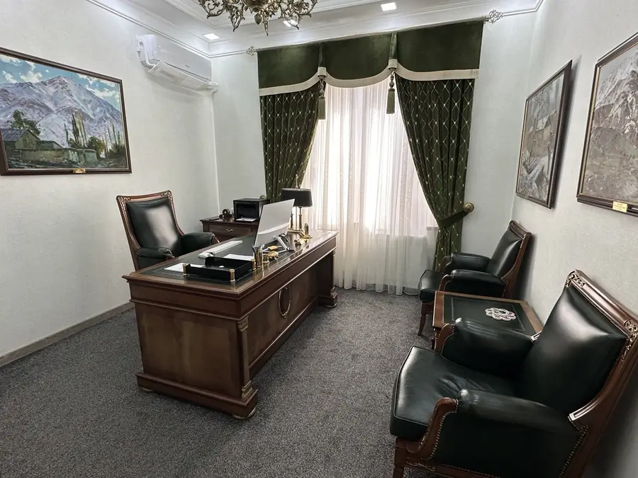 Ofis sotiladi − 366 m²