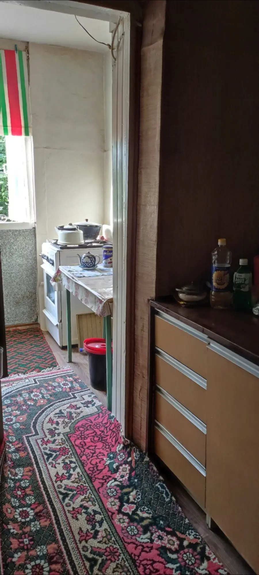 Продается 1-комнатная квартира − 40 м²