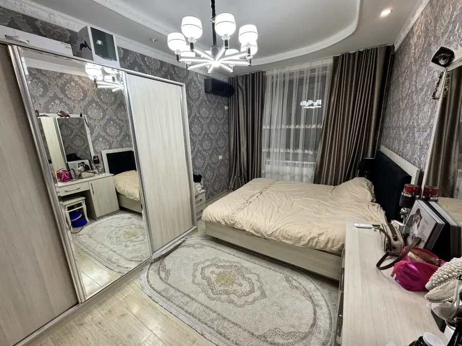 Продается 3-комнатная квартира − 70 м²