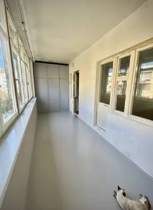 3 xonali kvartira sotiladi − 73 m²