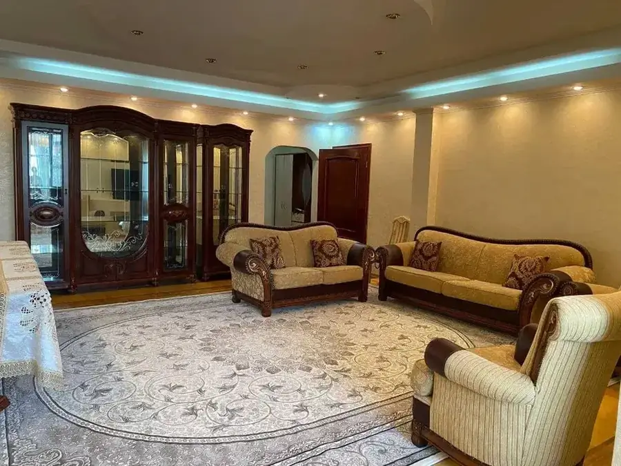 Ijaraga 3 xonali kvartira − 90 m²