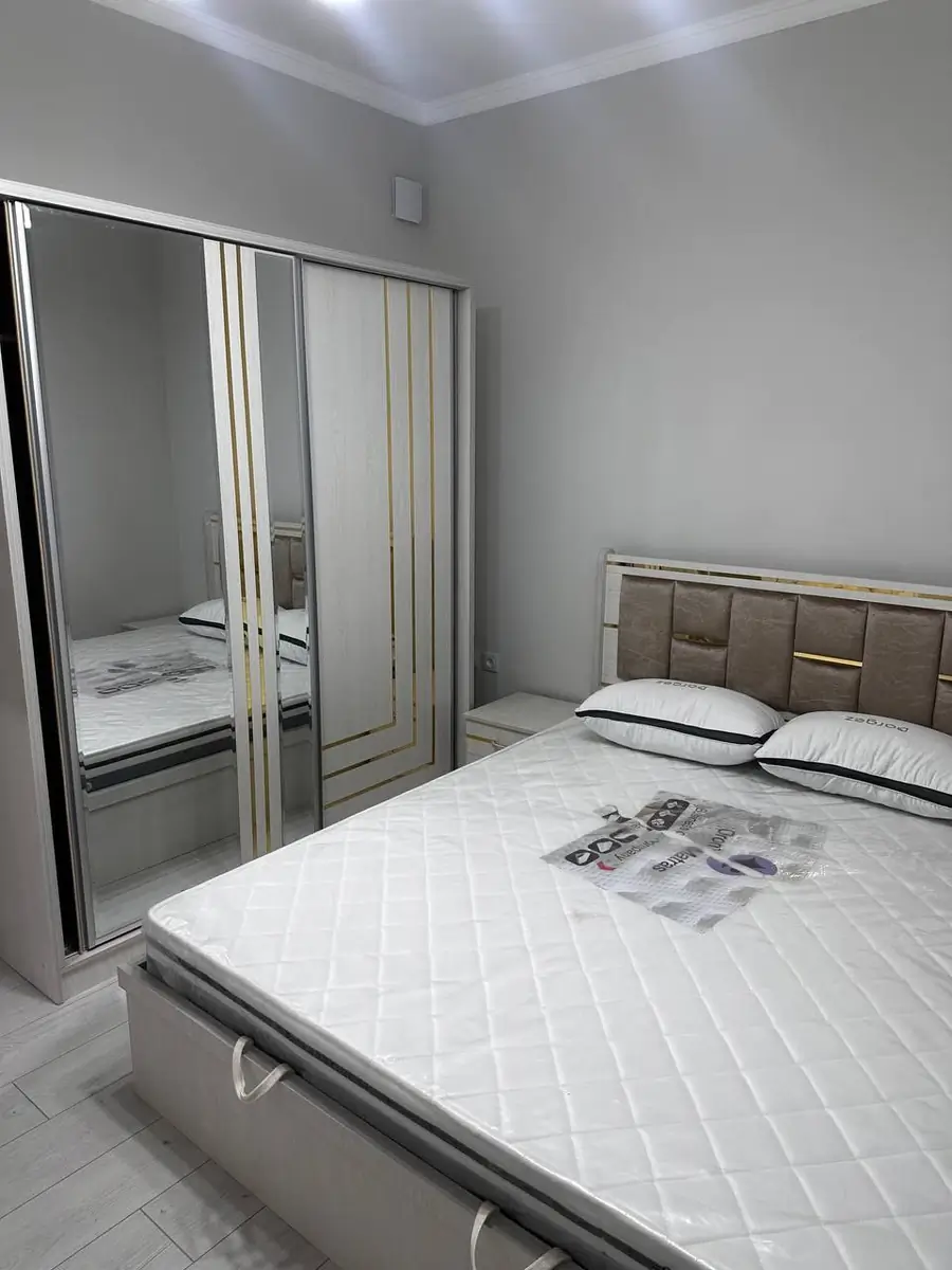 Продается 2-комнатная квартира − 80 м²