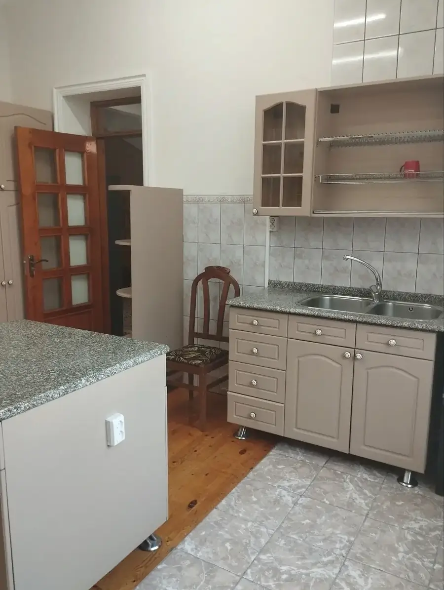 Ijaraga 2 qavatli uy − 248 m²