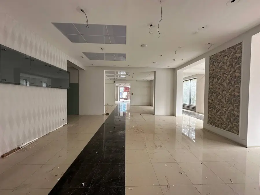 Ijaraga ofis − 792 m²