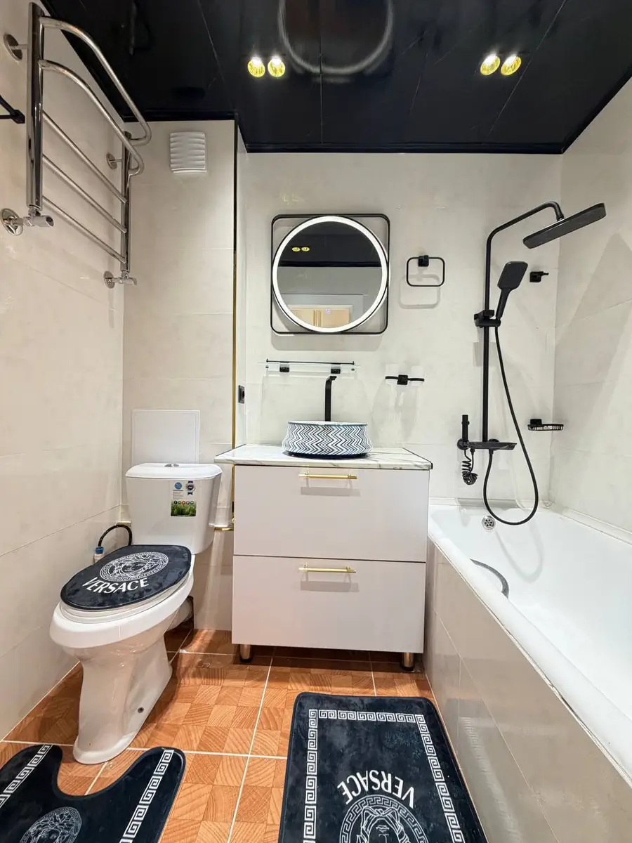 3 xonali kvartira sotiladi − 54 m²