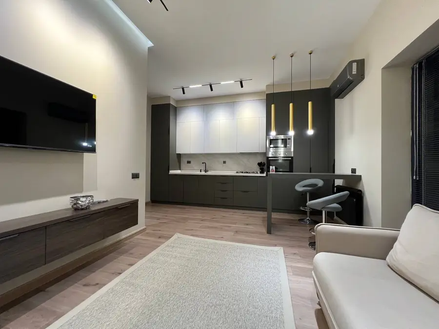 Сдается 3-комнатная квартира − 86 м²