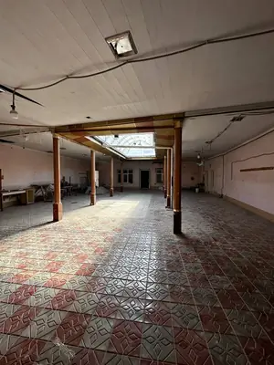 Ishlab chiqarish − 350 m², 1/1 qavat