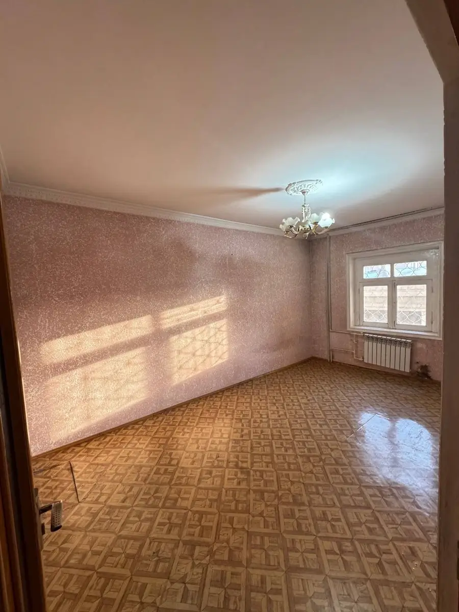 Продается Более 5-комнатная квартира − 111 м²