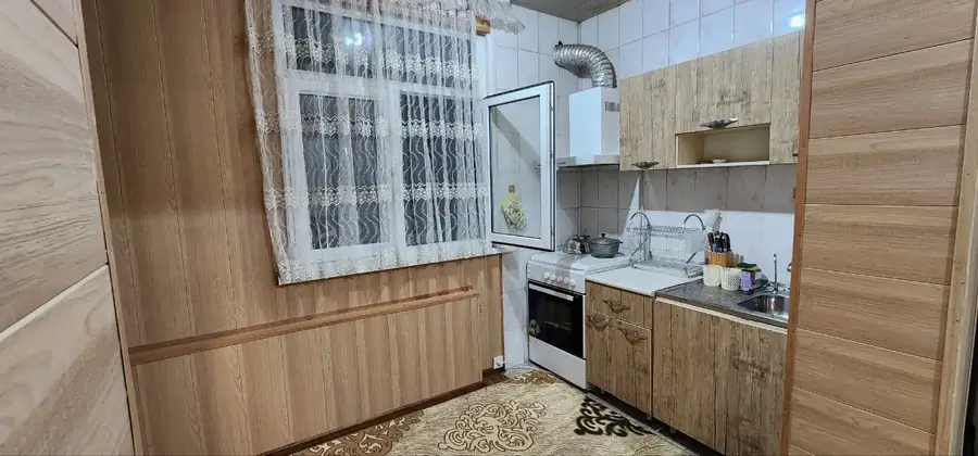 Продается 3-комнатная квартира − 77 м²