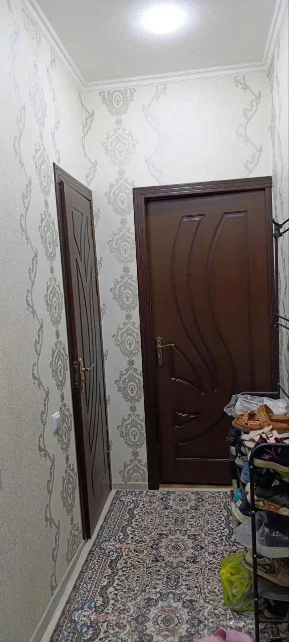 3 xonali kvartira sotiladi − 50 m²