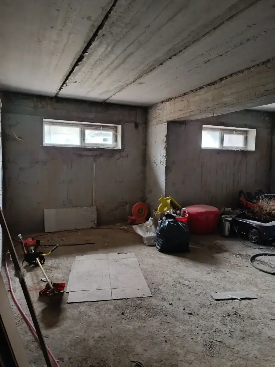 Более 5 xonali kvartira sotiladi − 329 m²