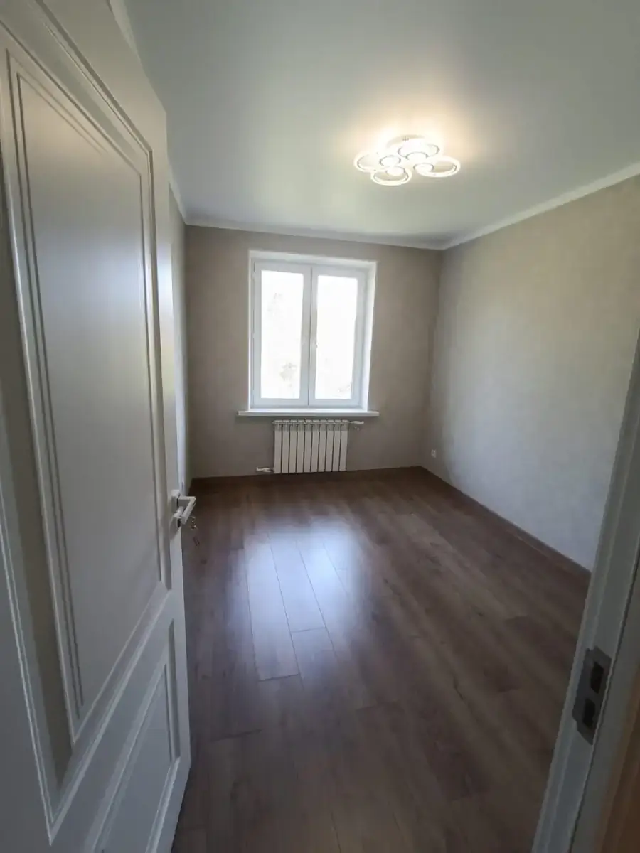 Продается 3-комнатная квартира − 65 м²