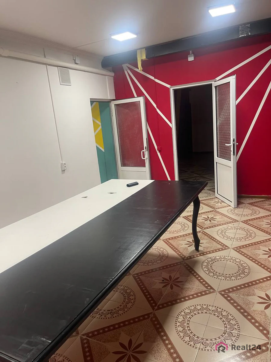 Ijaraga ofis − 91 m²
