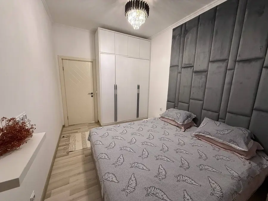 3 xonali kvartira sotiladi − 75 m²