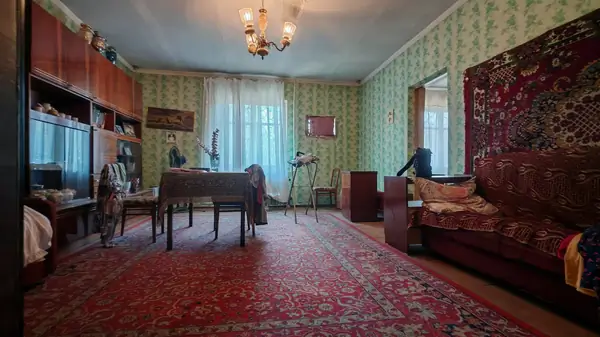 2-этажный дом − 83 м², 6 сот.