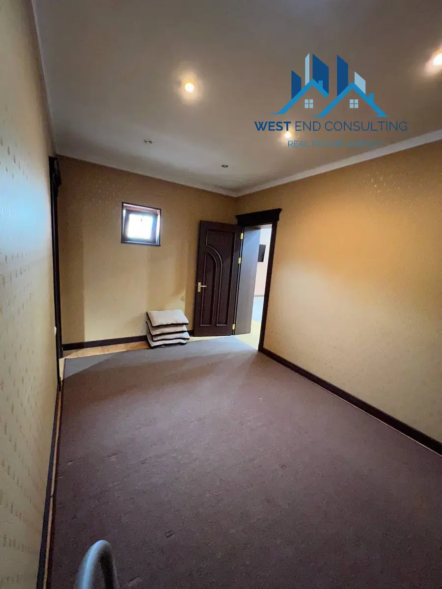 Ijaraga 2 qavatli uy − 300 m²