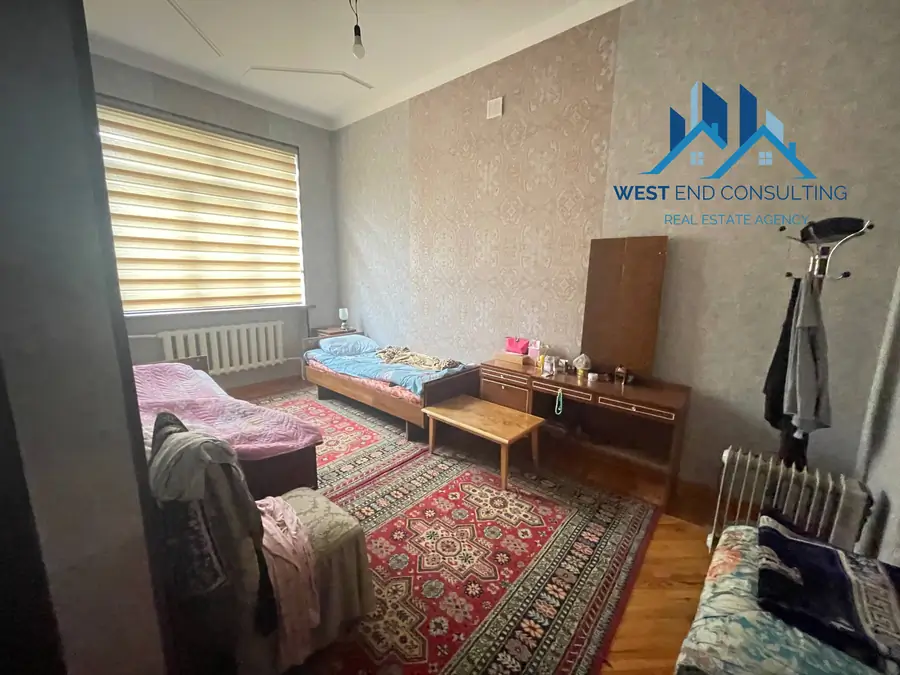 Ijaraga 2 qavatli uy − 370 m²